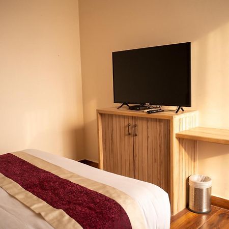 Hotel Black Diamond - Transit Point Inside Hotel Kathmandu Exterior foto
