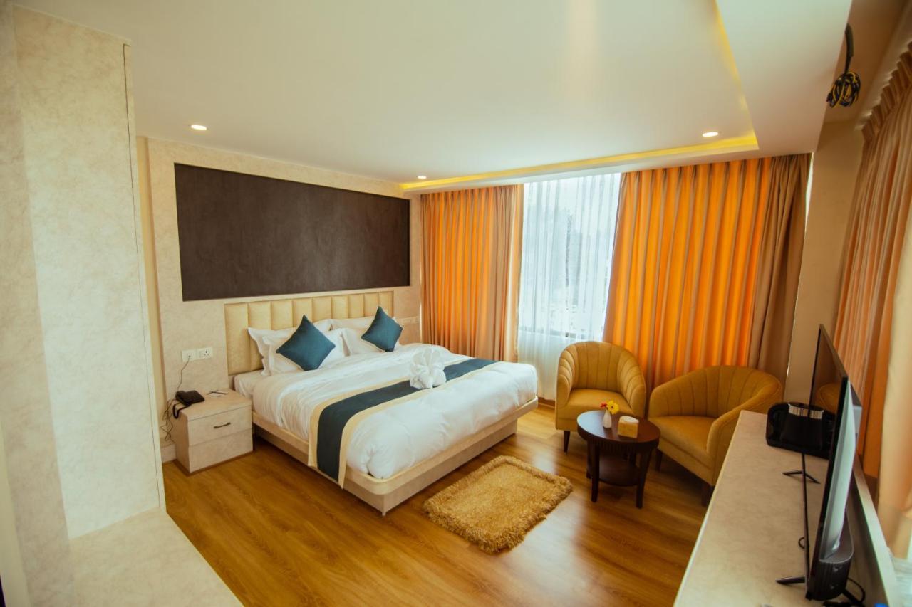 Hotel Black Diamond - Transit Point Inside Hotel Kathmandu Exterior foto