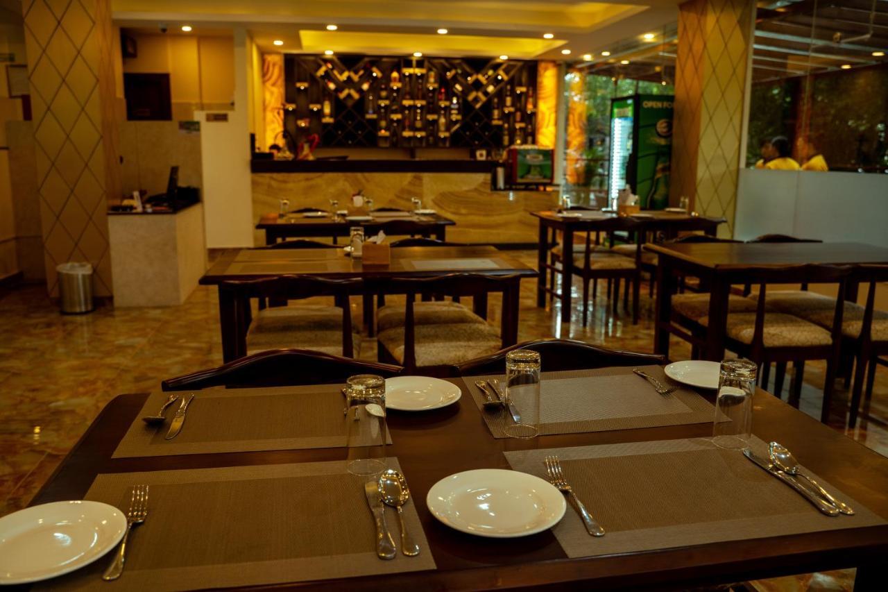 Hotel Black Diamond - Transit Point Inside Hotel Kathmandu Exterior foto